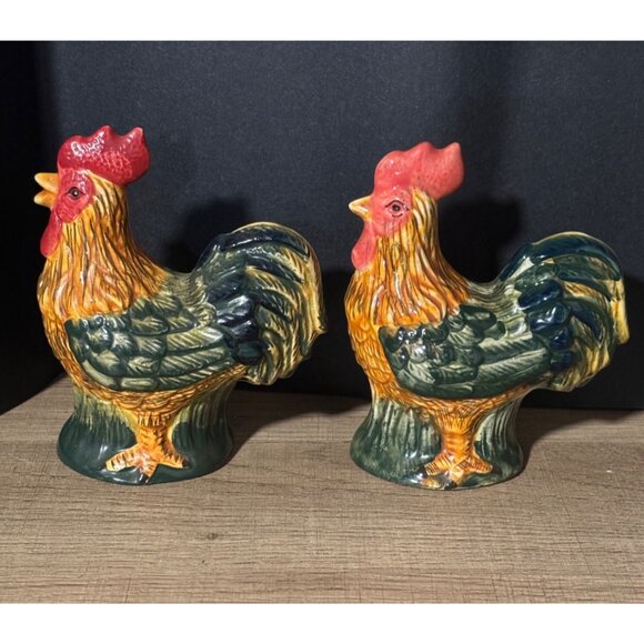 Ceramic Rooster Salt & Pepper Shaker Set Handpainted Farmhouse Kitchen - Picture 2 of 9